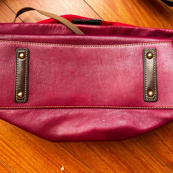 Vintage Dooney And Bourke Over The Shoulder Wine Handbag - Picture 3 of 6